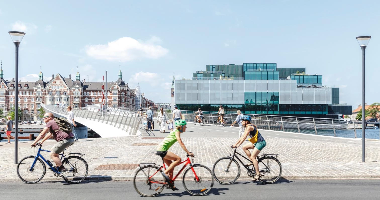 Puente Lille Langebro en Copenhague