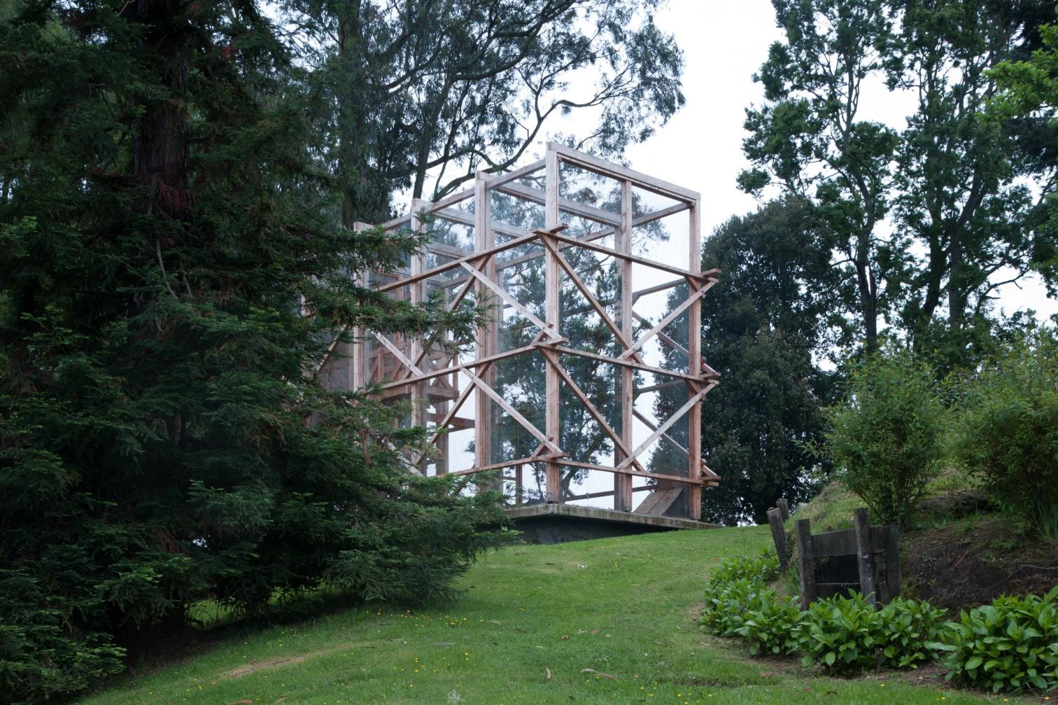 El Encanto park, stable and aviary beside Rupanco Lake