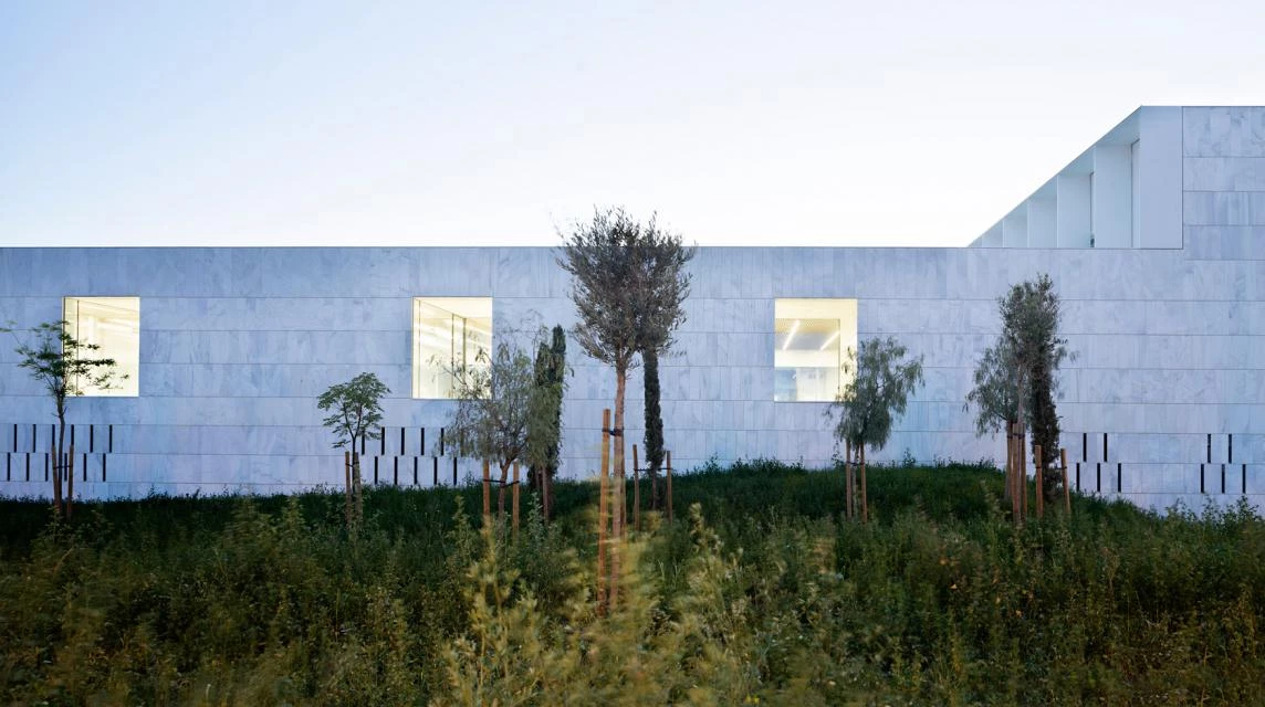 Universidad de Málaga on X: Tras su inauguración, en el hall del