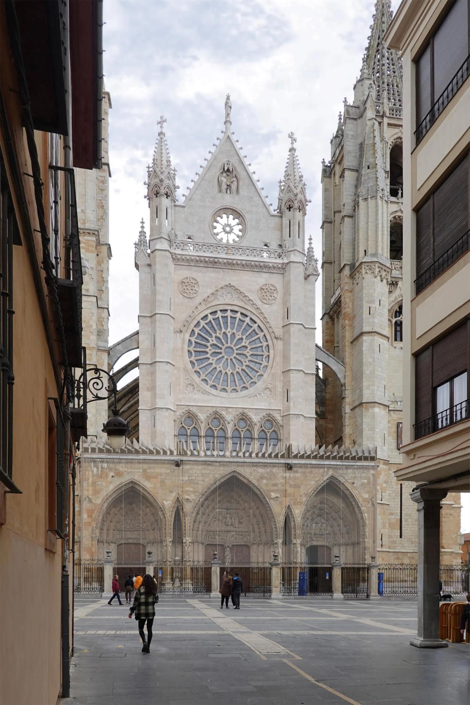 Protección del pórtico occidental de la Catedral de León