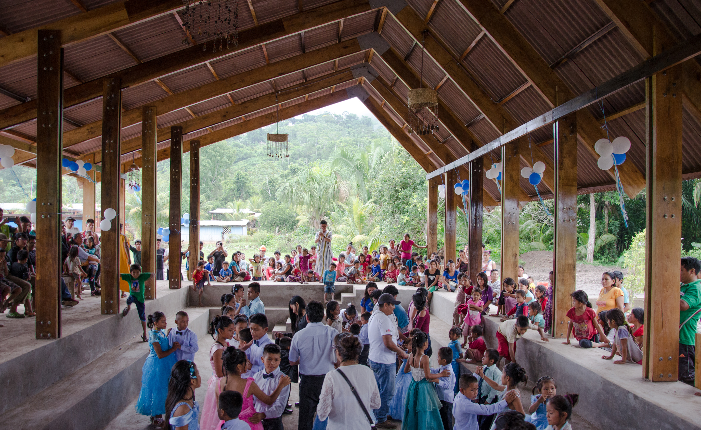 Otica community center in Junín