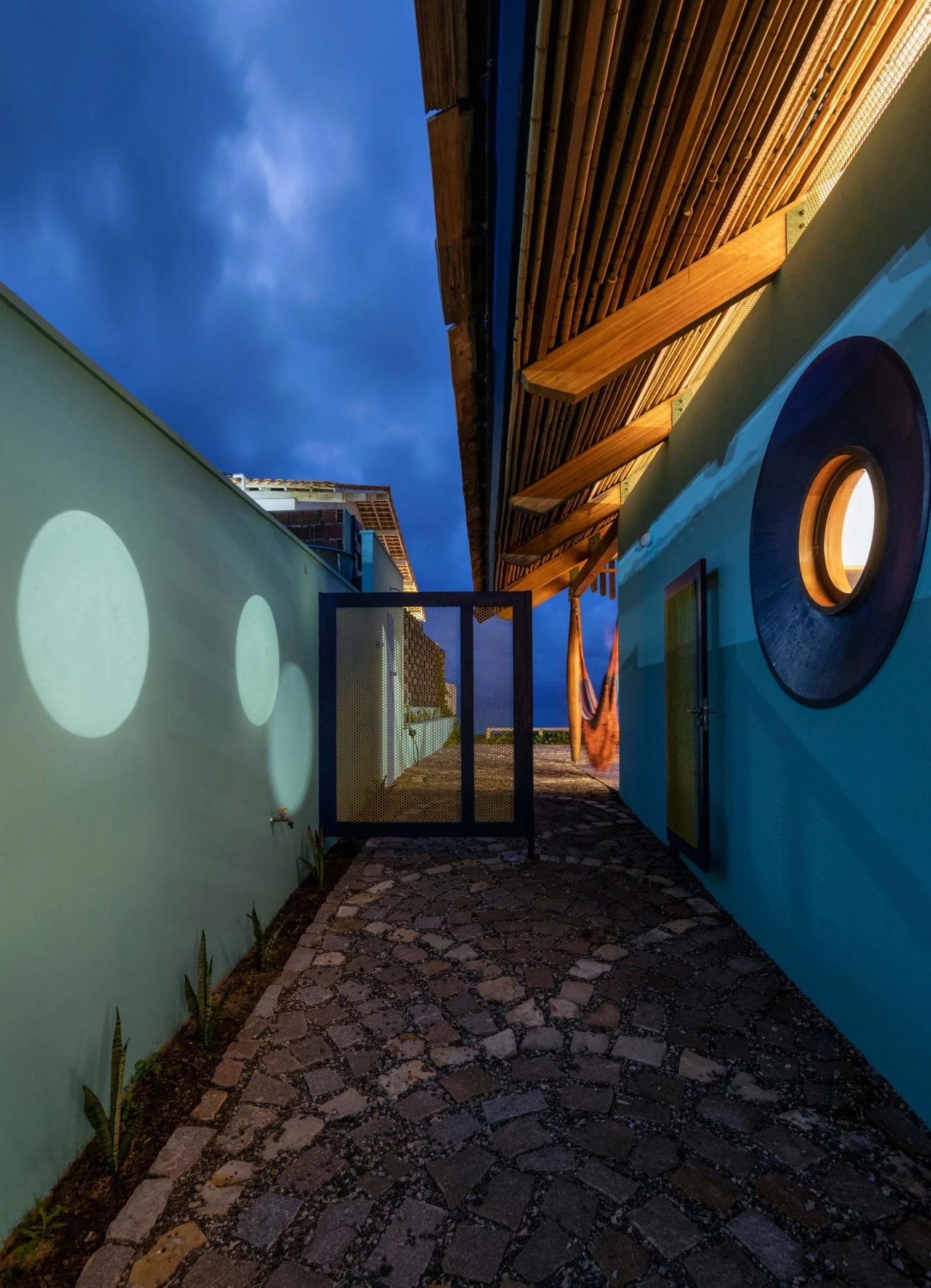 Gutter House en Sagi