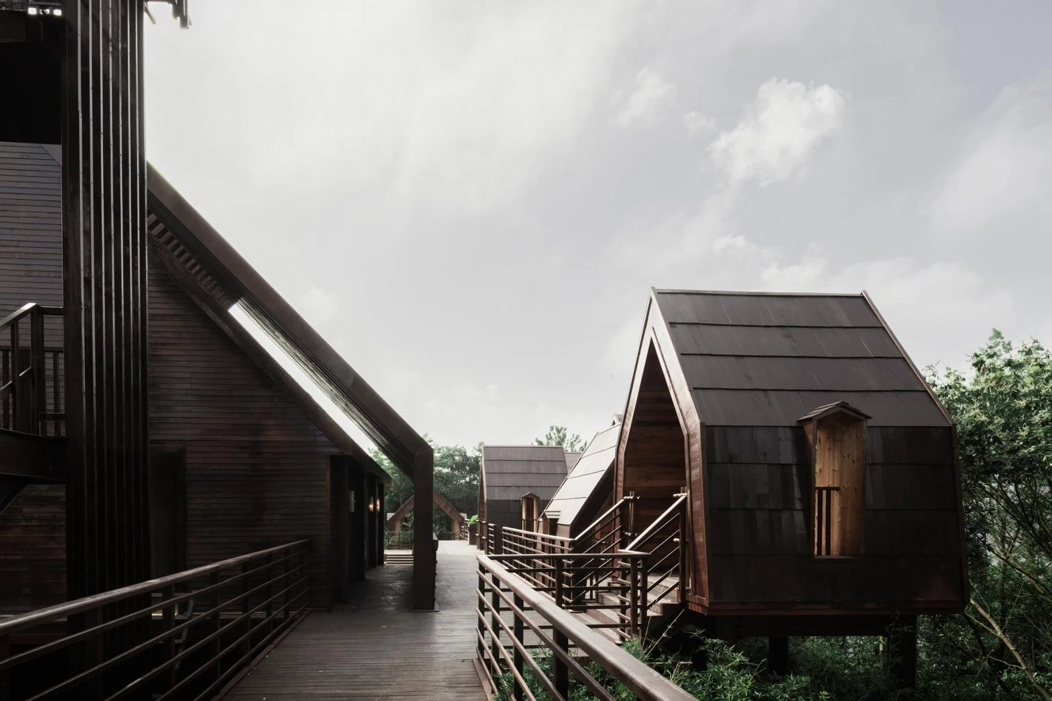 El pueblo de las cabañas de madera en Jiujiang