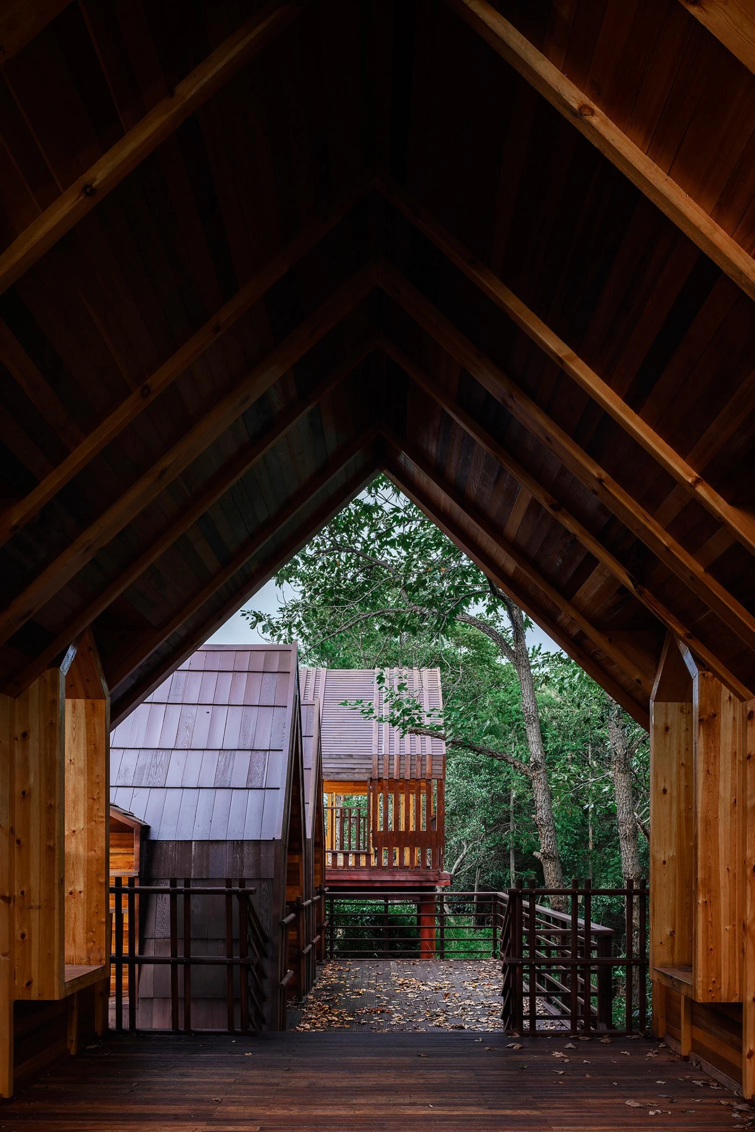 El pueblo de las cabañas de madera en Jiujiang