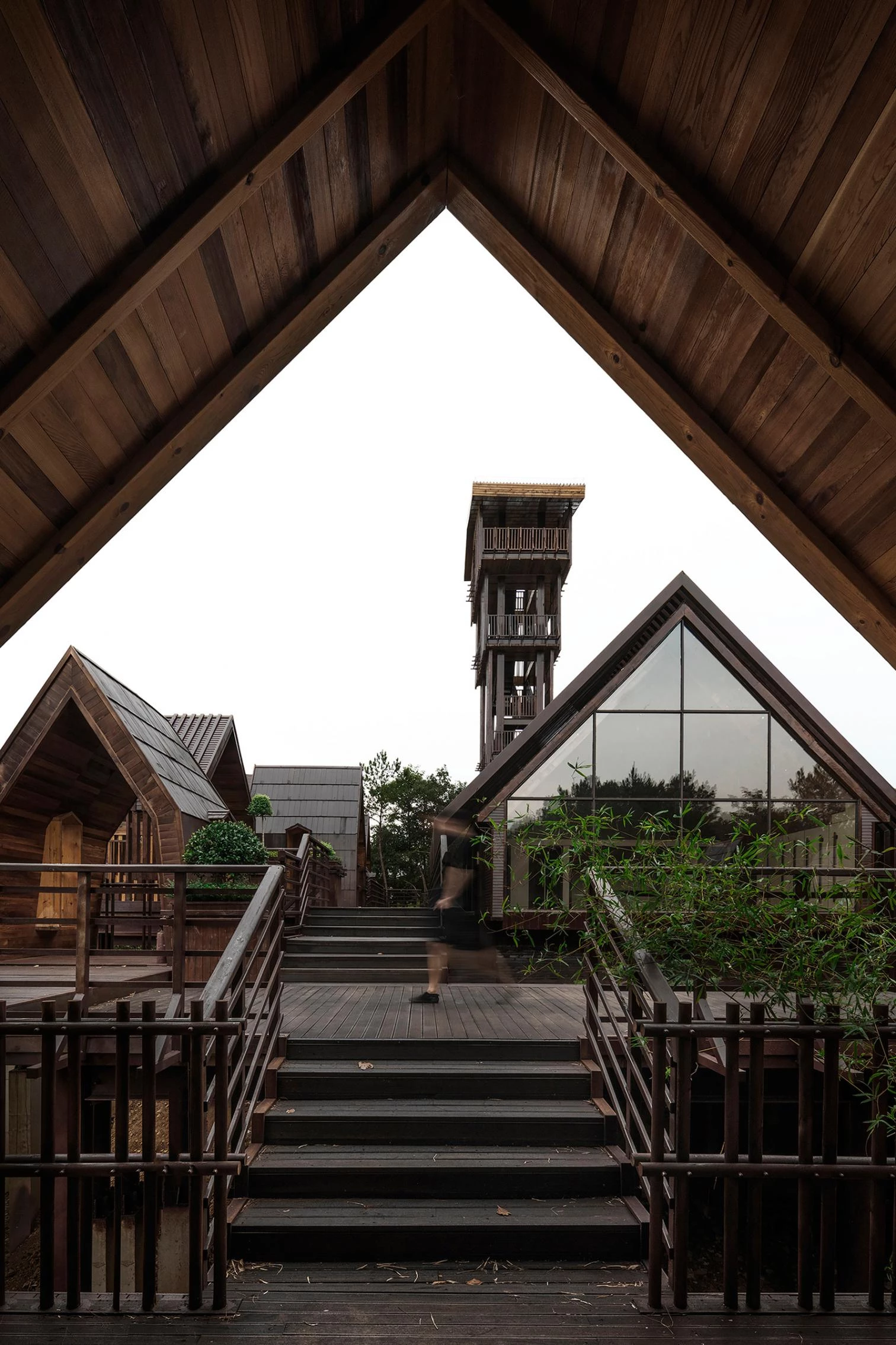 El pueblo de las cabañas de madera en Jiujiang