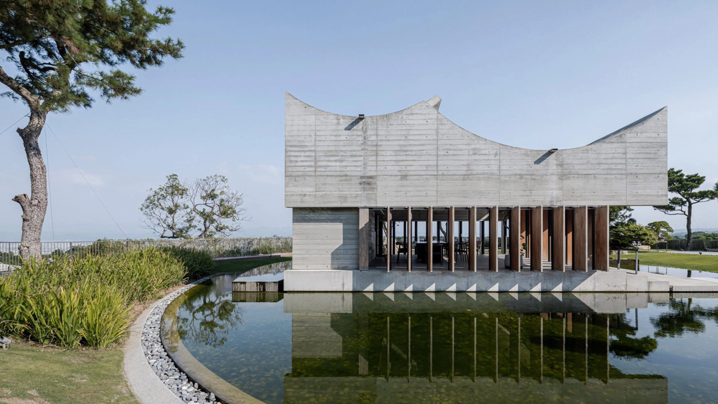 Watermoon Tea House in Changhua - Behet Bondzio Lin
