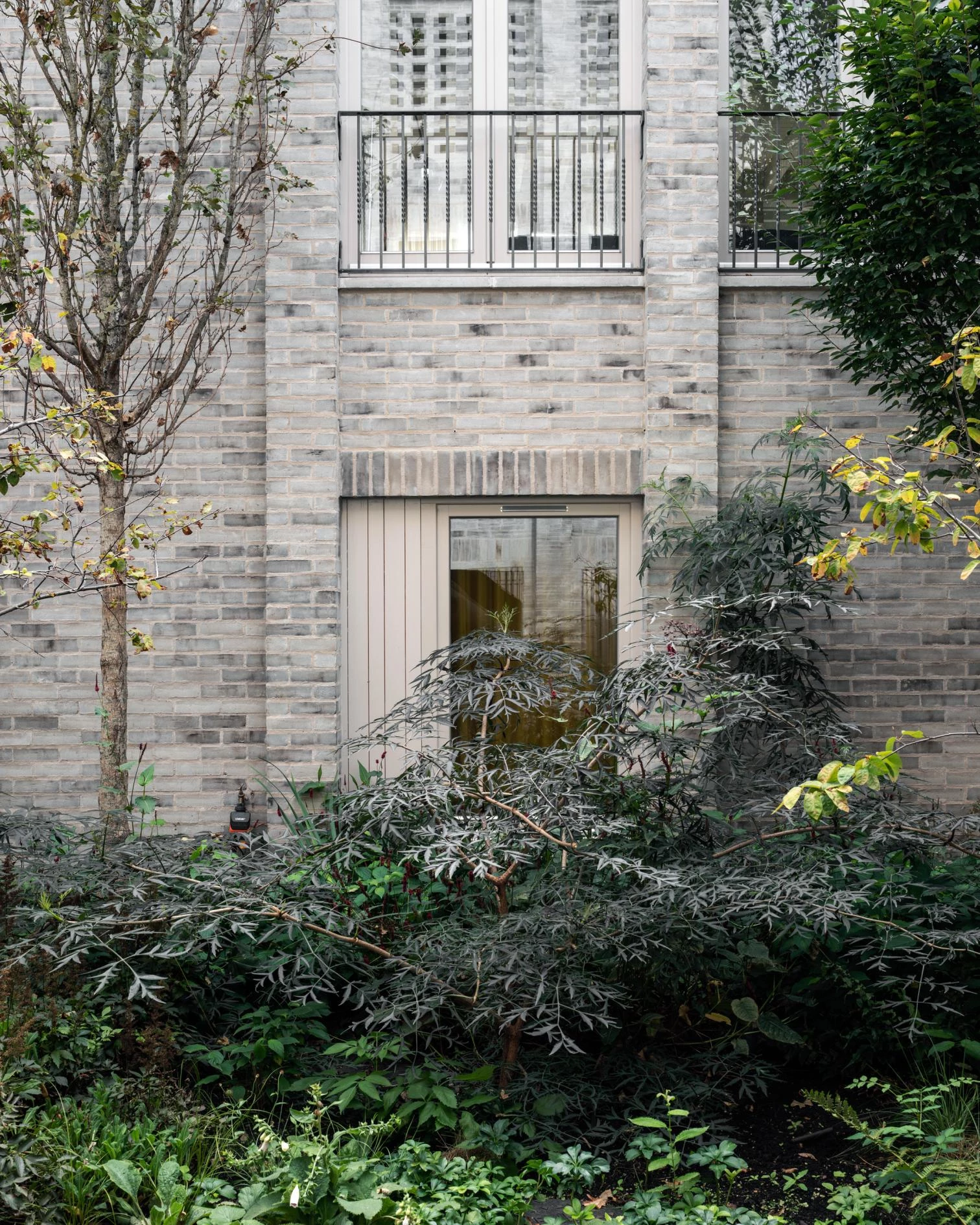 Lavender Hill courtyard housing in London - Sergison Bates architects ...