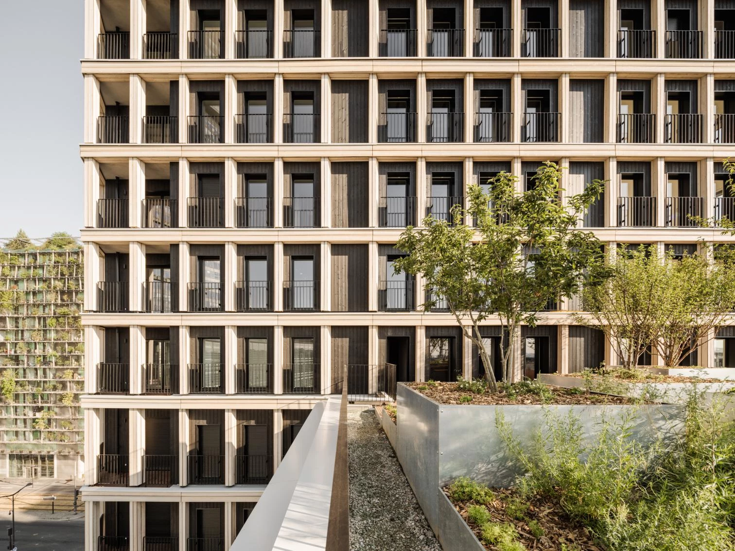 Torre residencial de madera en París