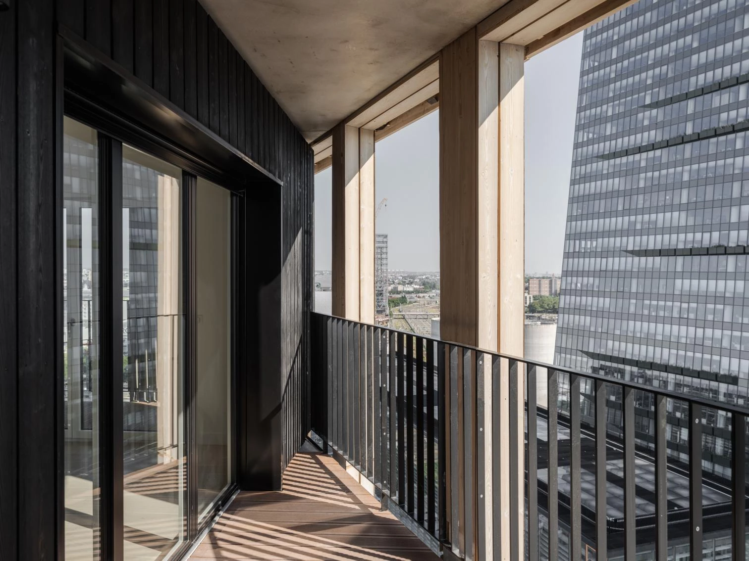 Torre residencial de madera en París