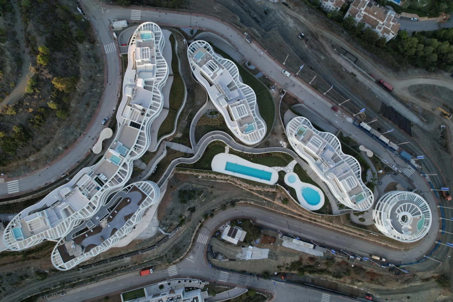 Urbanización THE VIEW en Benahavís, Málaga. Imágenes: Entrazos