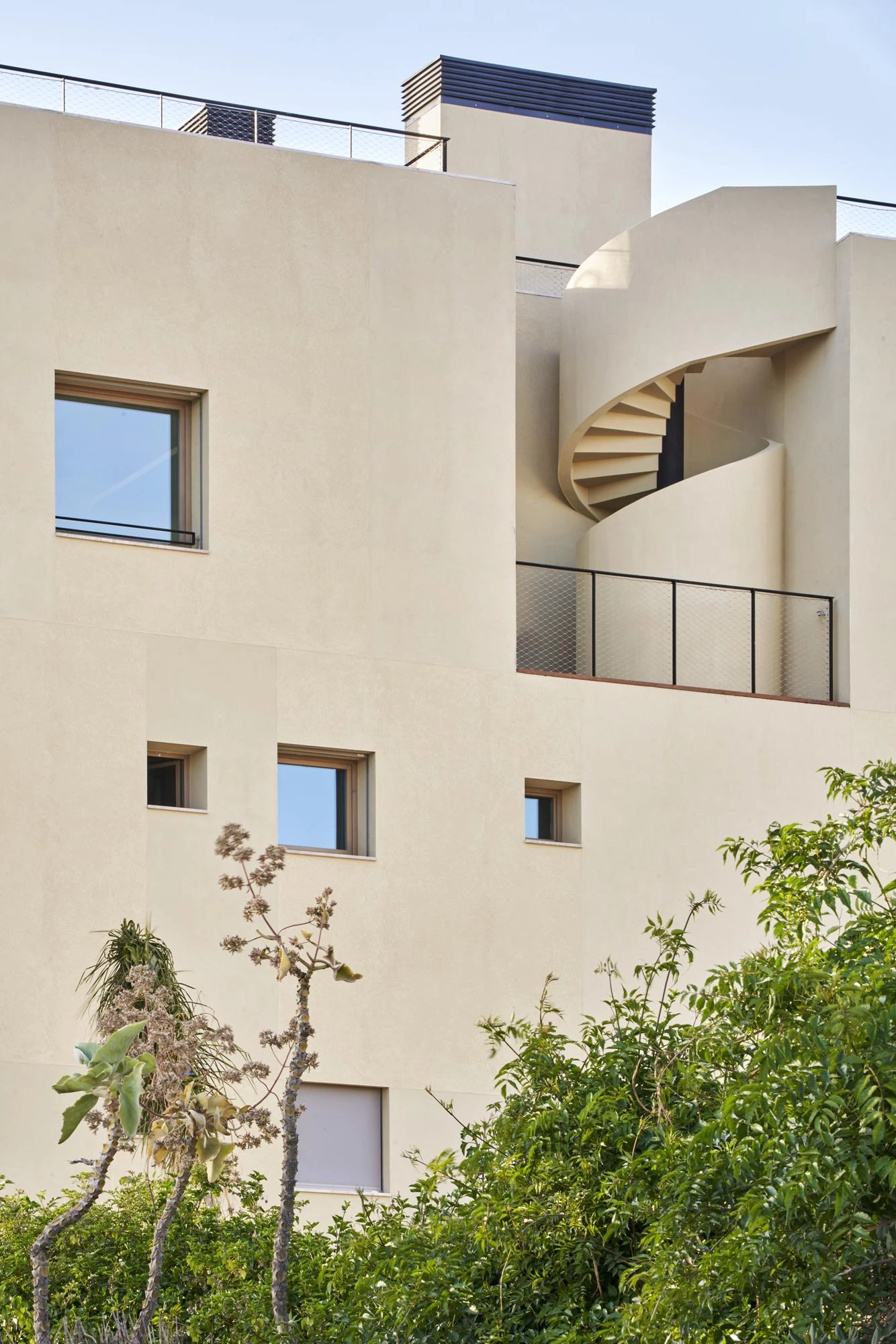 Paral-lel residential blocks in Palma de Mallorca