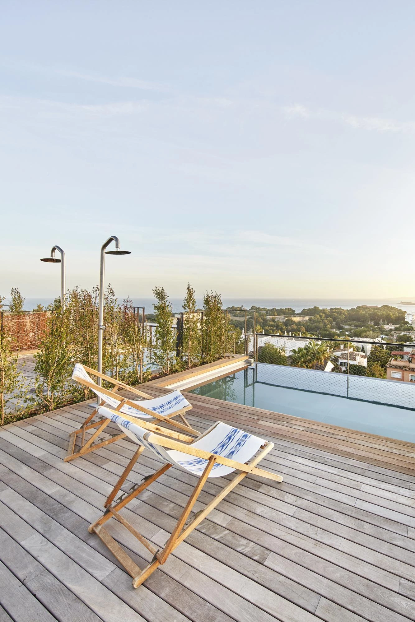 Paral-lel residential blocks in Palma de Mallorca