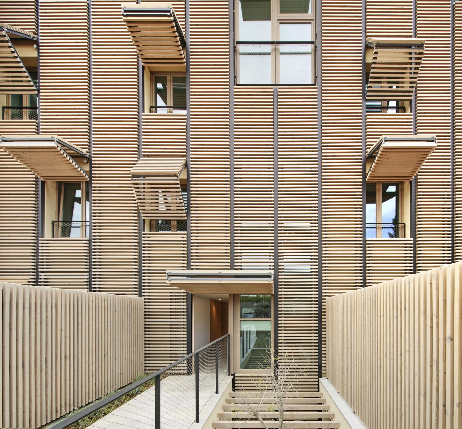 Paral-lel residential blocks in Palma de Mallorca