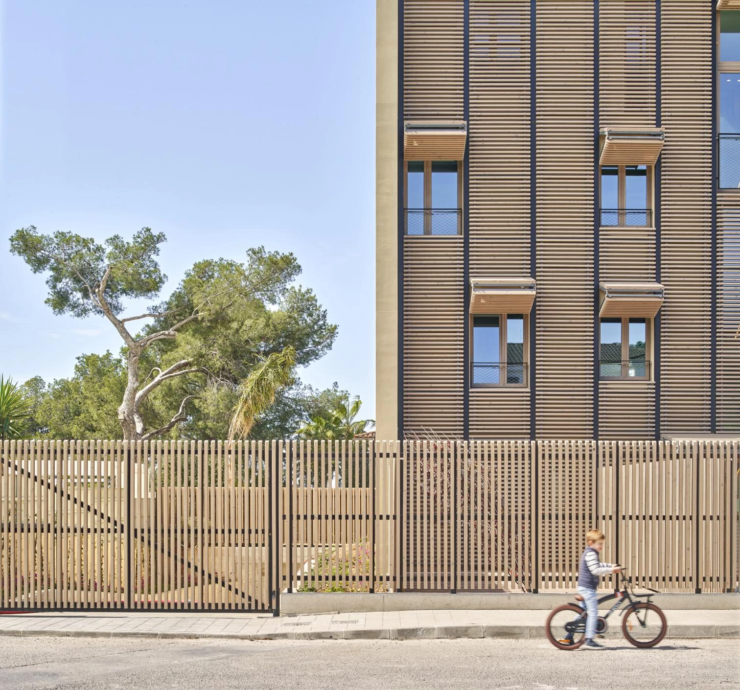 Paral-lel residential blocks in Palma de Mallorca