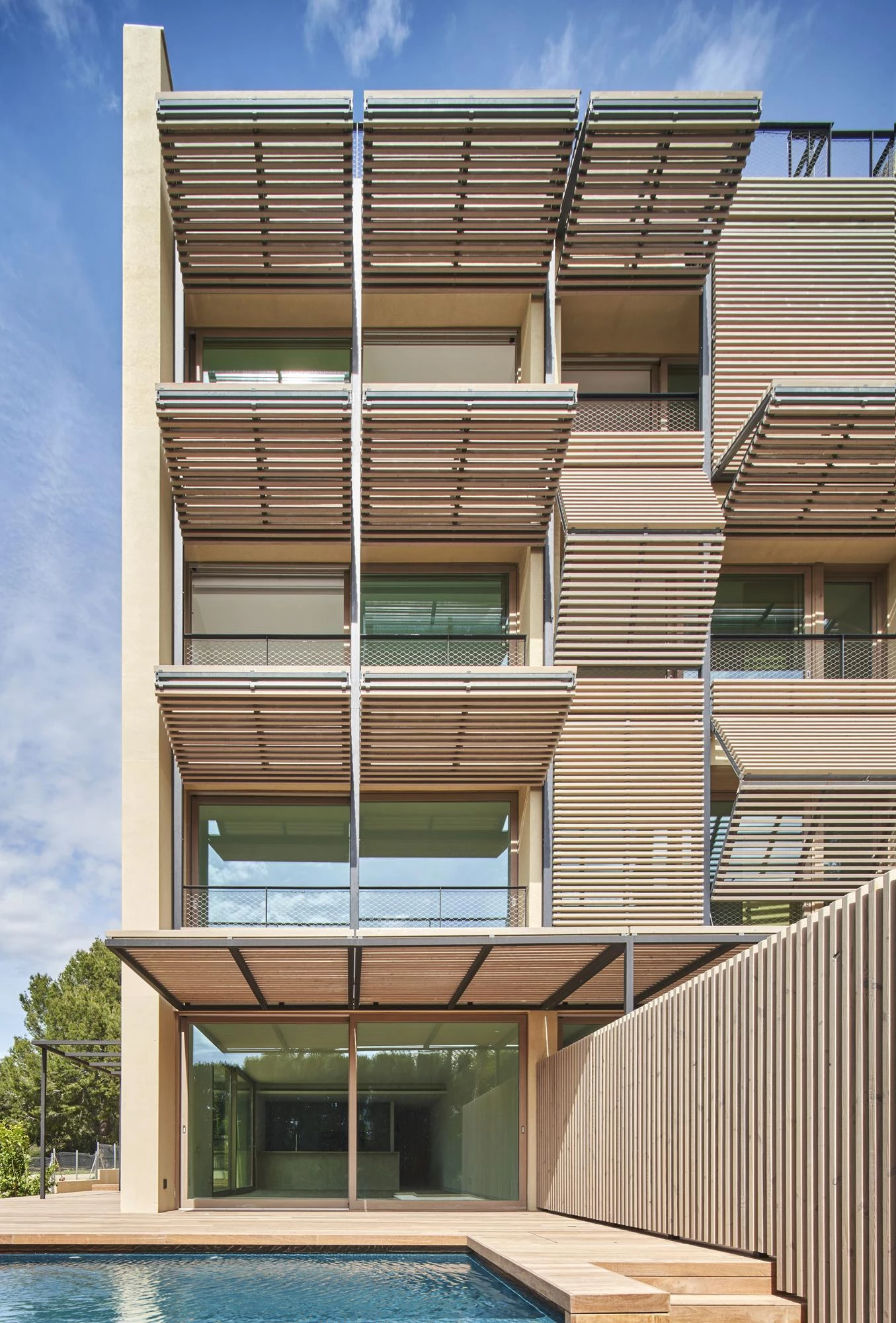 Paral-lel residential blocks in Palma de Mallorca