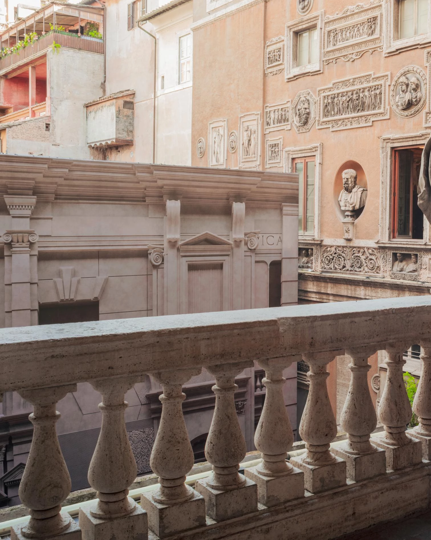 BassoRilievo temporary facade in Rome
