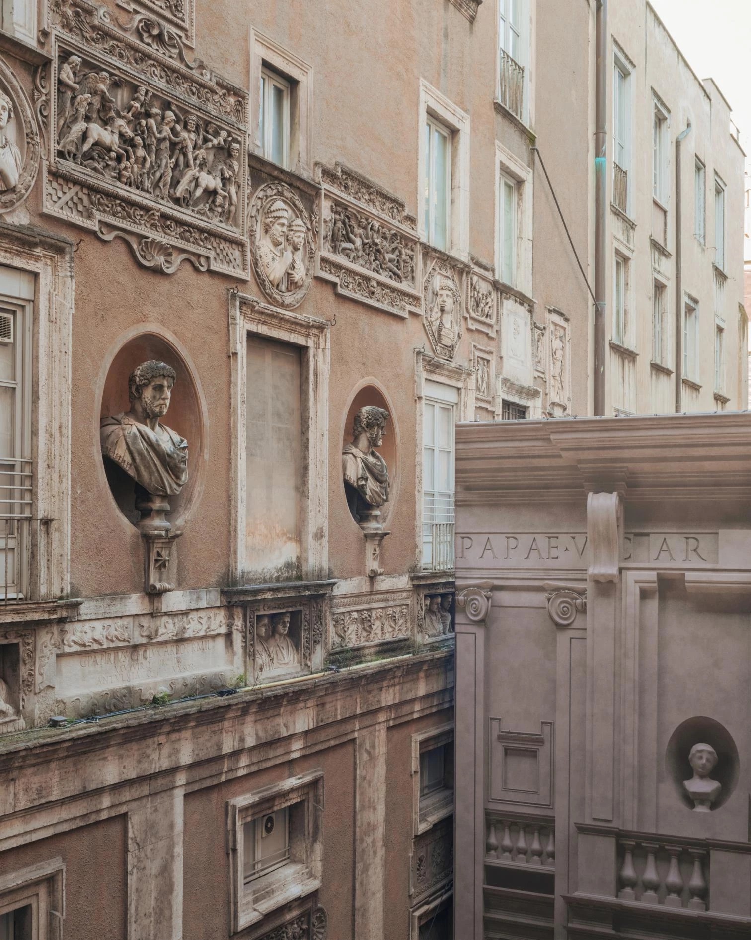 BassoRilievo temporary facade in Rome