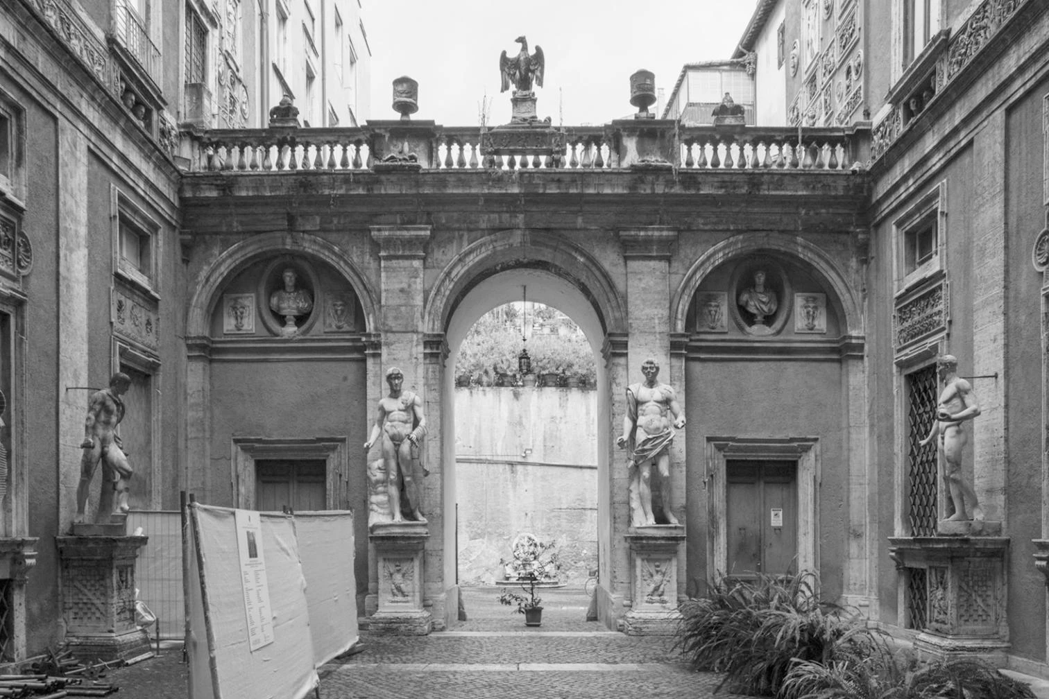 BassoRilievo temporary facade in Rome