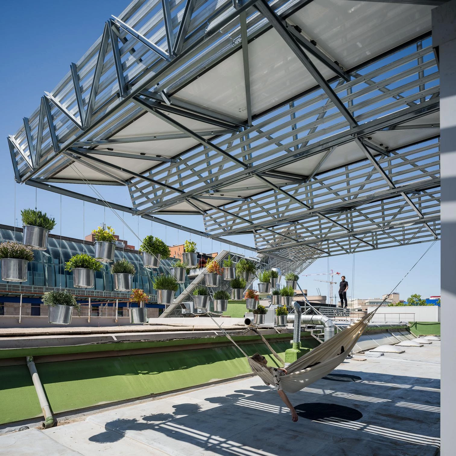 Photovoltaic shade in Madrid