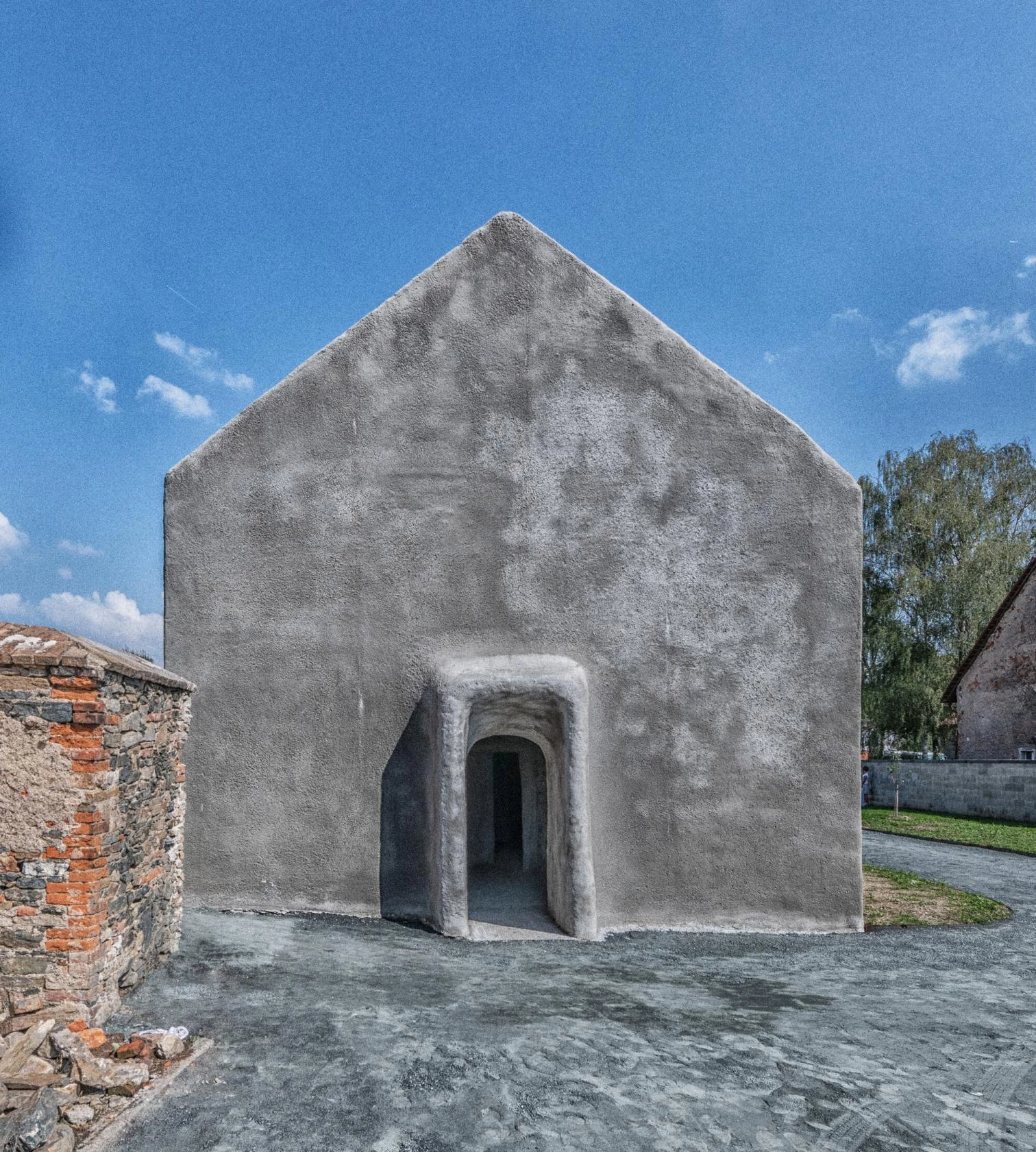 Three Resistance Movements Memorial in Lošany