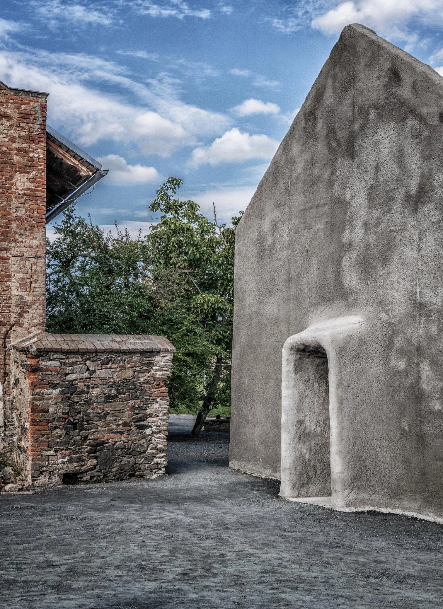 Three Resistance Movements Memorial in Lošany