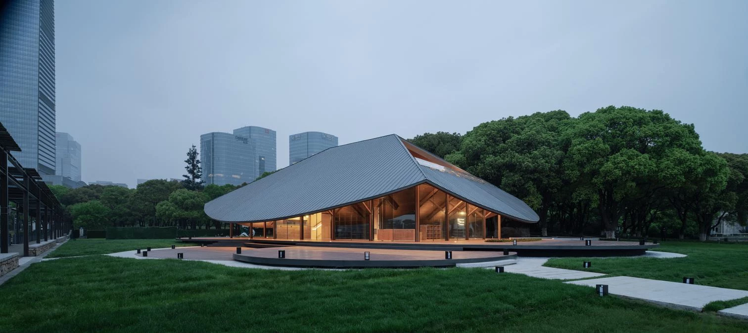 Jinji Lake Pavilion in Suzhou