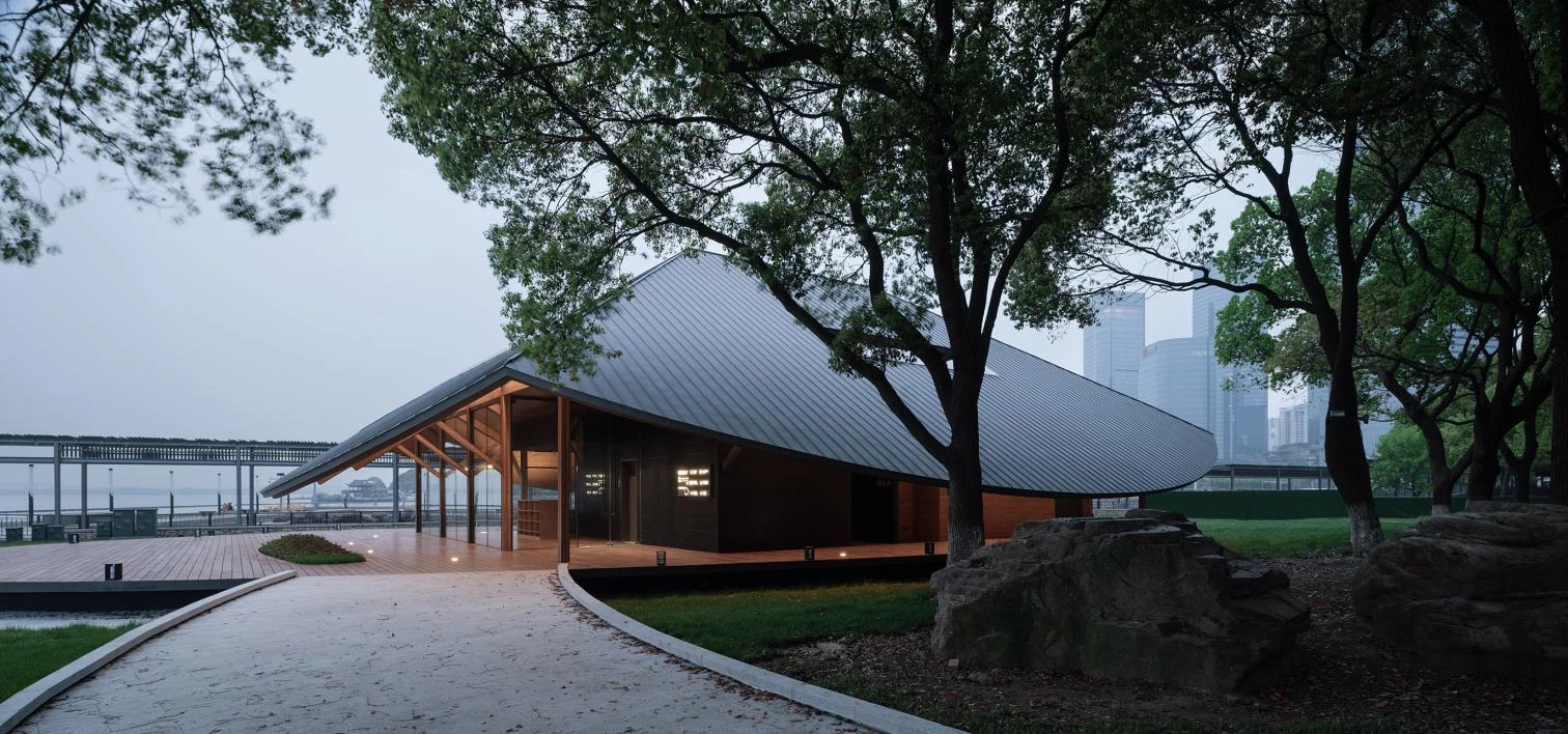 Jinji Lake Pavilion in Suzhou