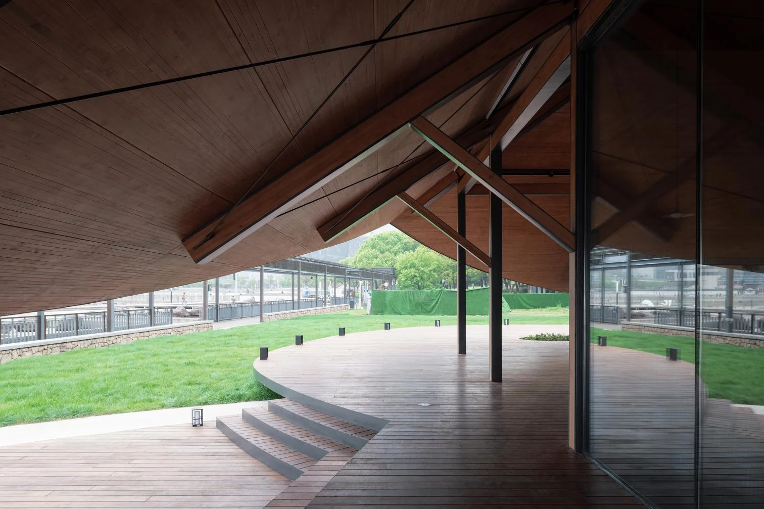 Jinji Lake Pavilion in Suzhou