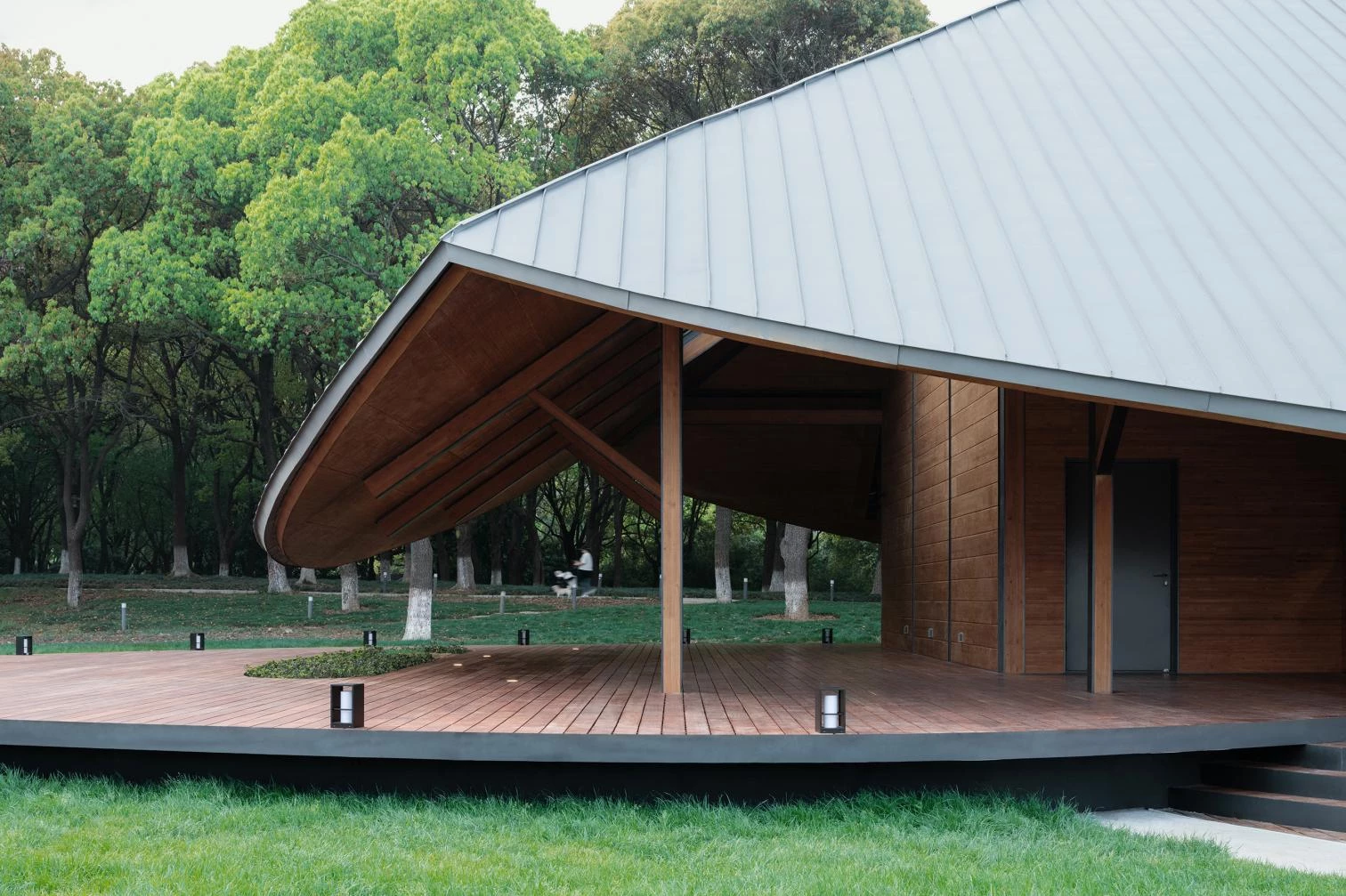 Jinji Lake Pavilion in Suzhou