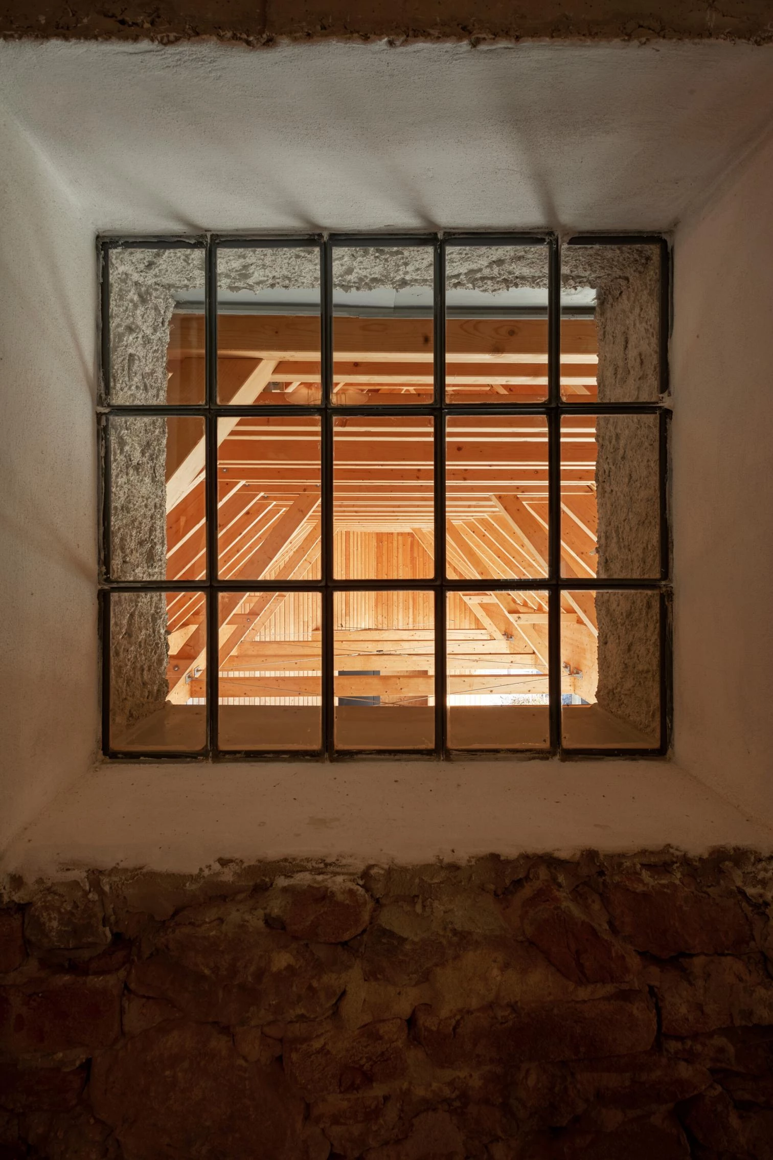 Casa nueva con molino antiguo