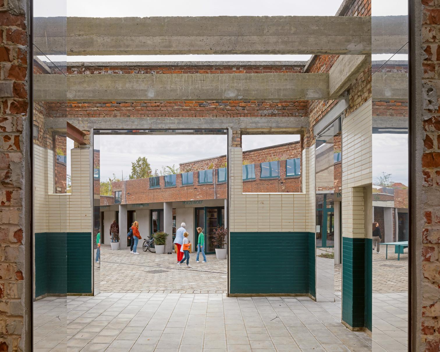 Centro comunitario Deelfabriek en Cortrique