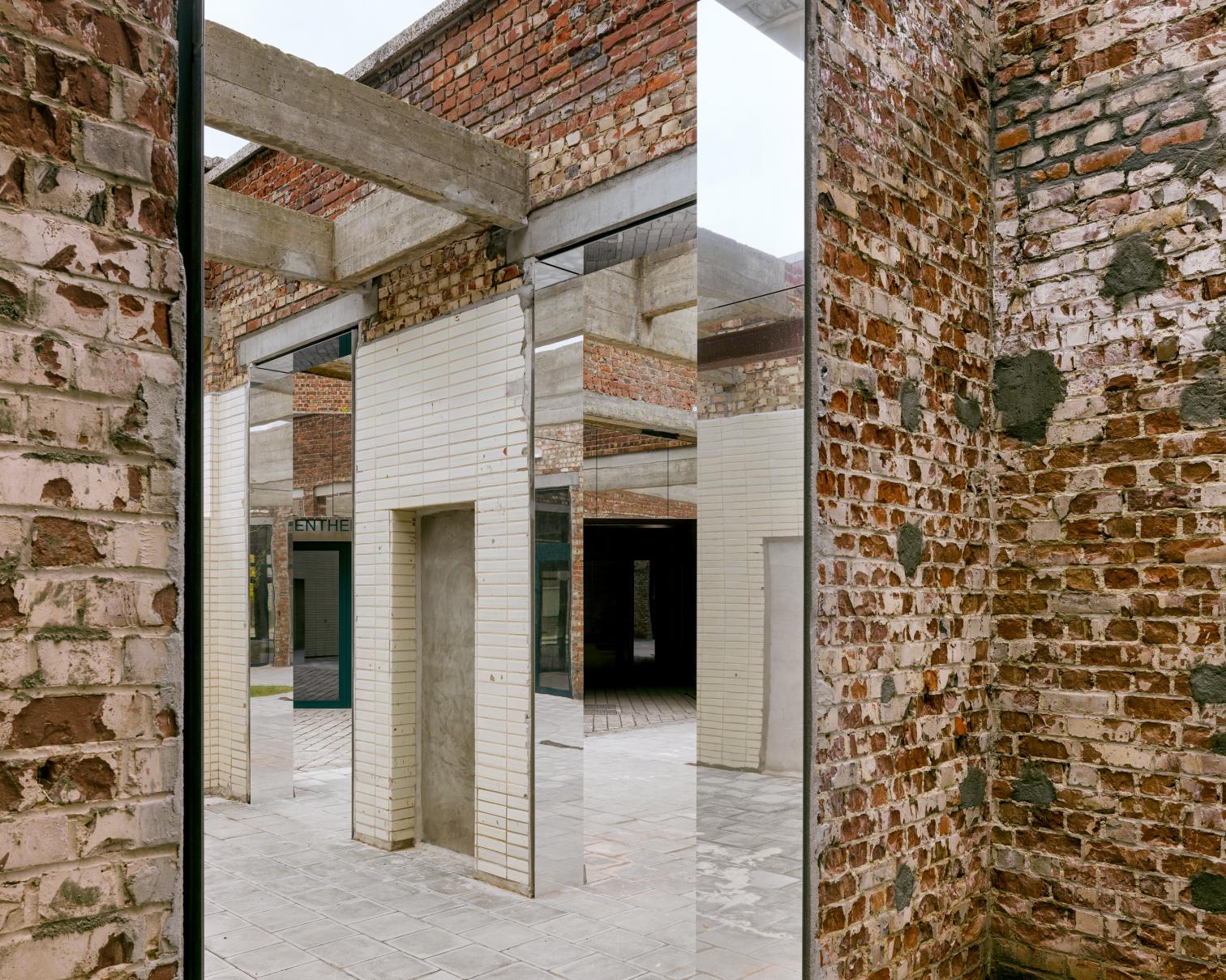 Centro comunitario Deelfabriek en Cortrique