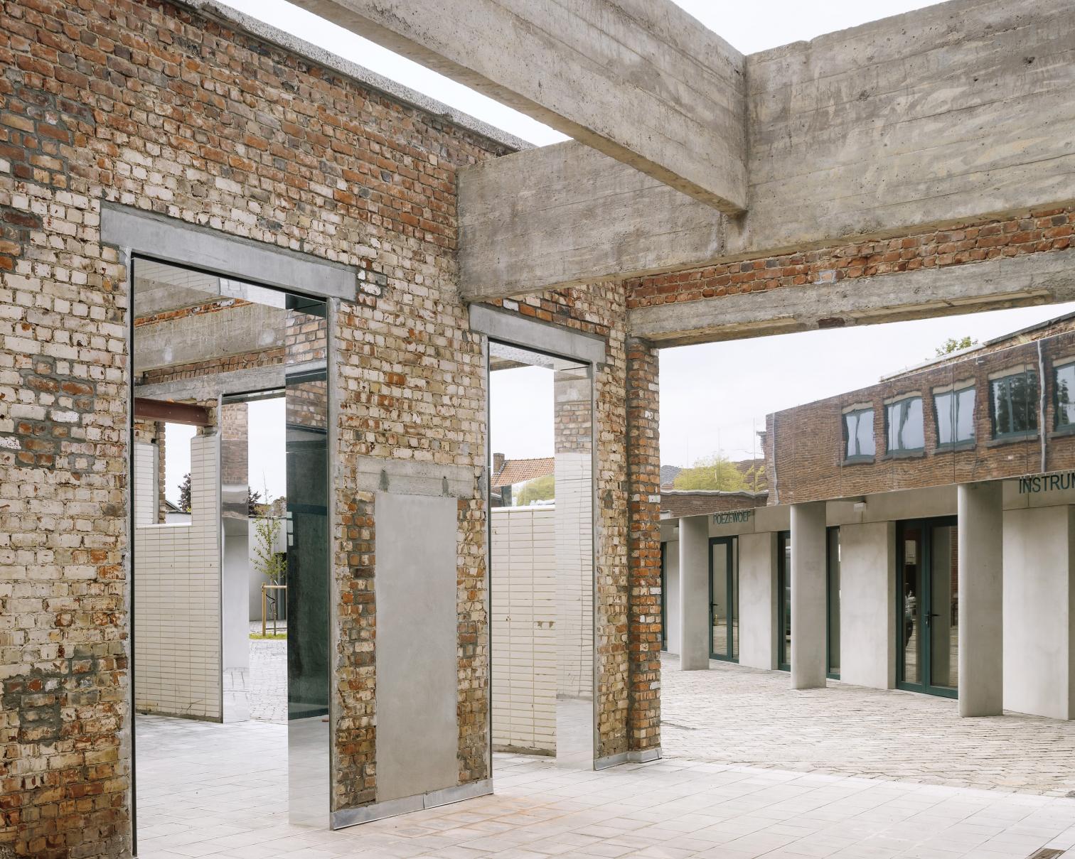 Centro comunitario Deelfabriek en Cortrique