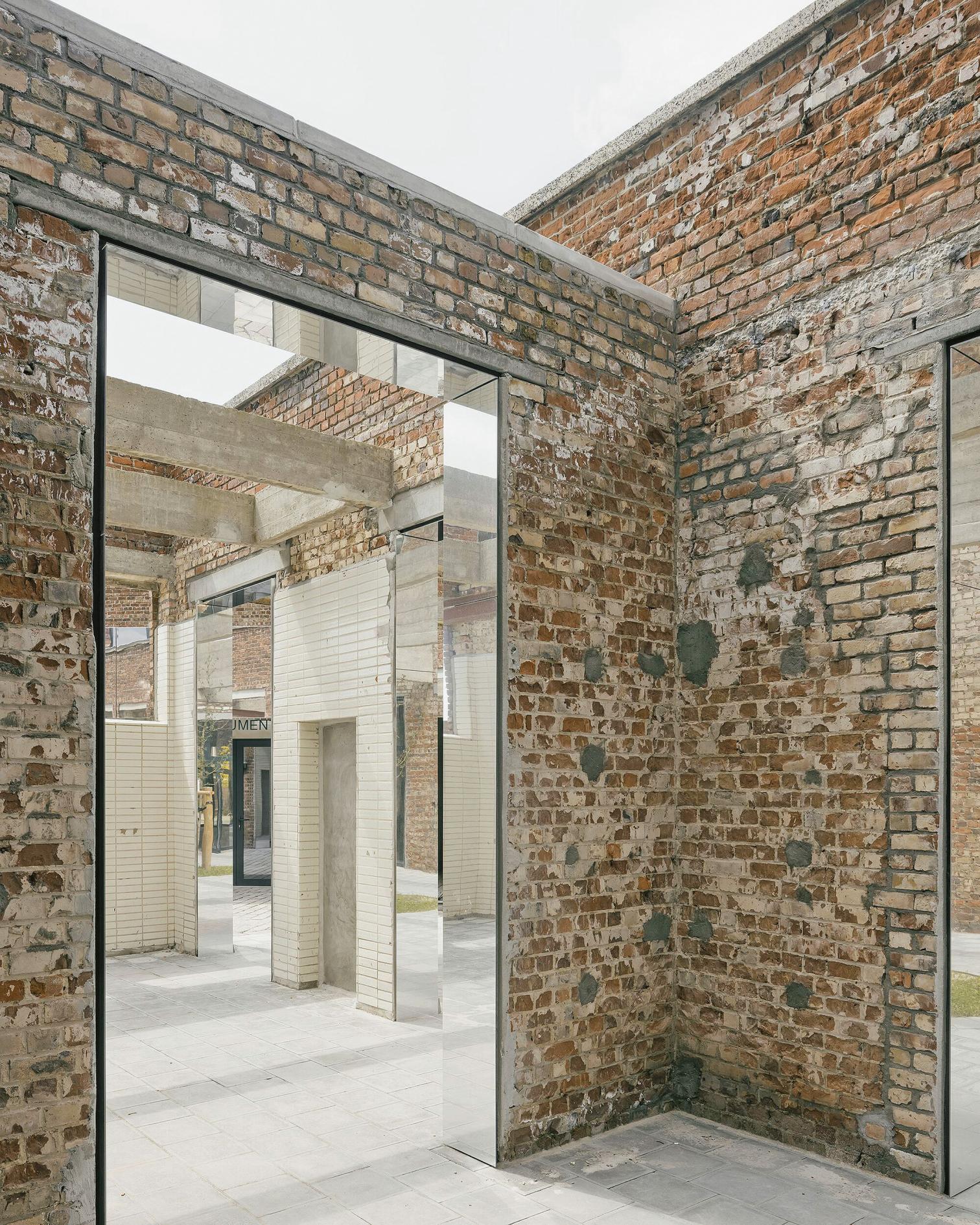 Deelfabriek Community Center, Kortrik (Belgium)