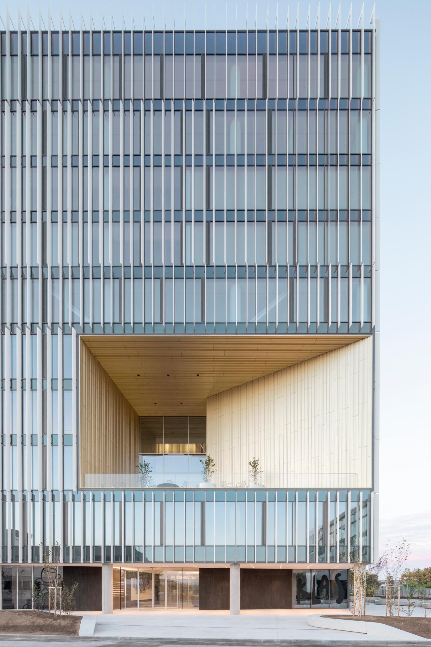 Edificio de oficinas DCB Montana en Liubliana