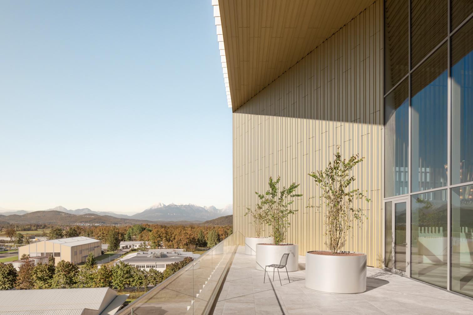 Edificio de oficinas DCB Montana en Liubliana