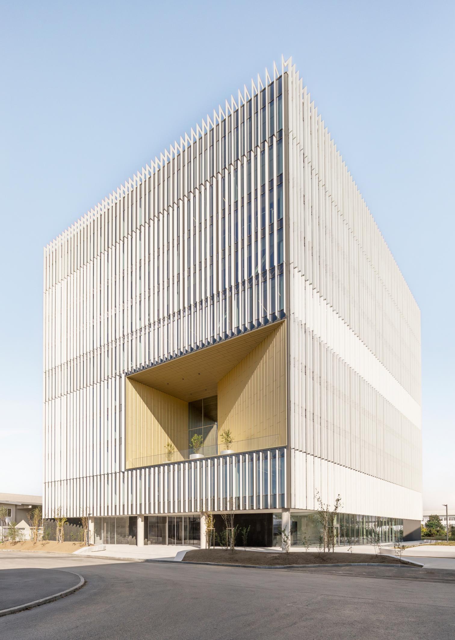 Edificio de oficinas DCB Montana en Liubliana