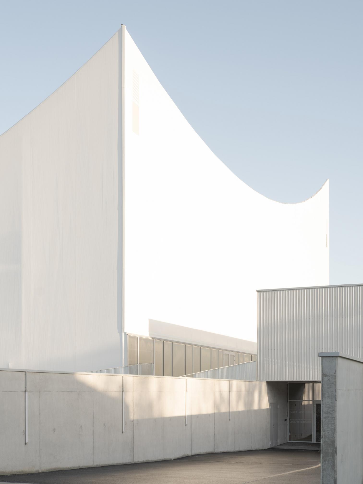 Joséphine Baker - Marie-José Perec sport and culture complex in La Bouëxière