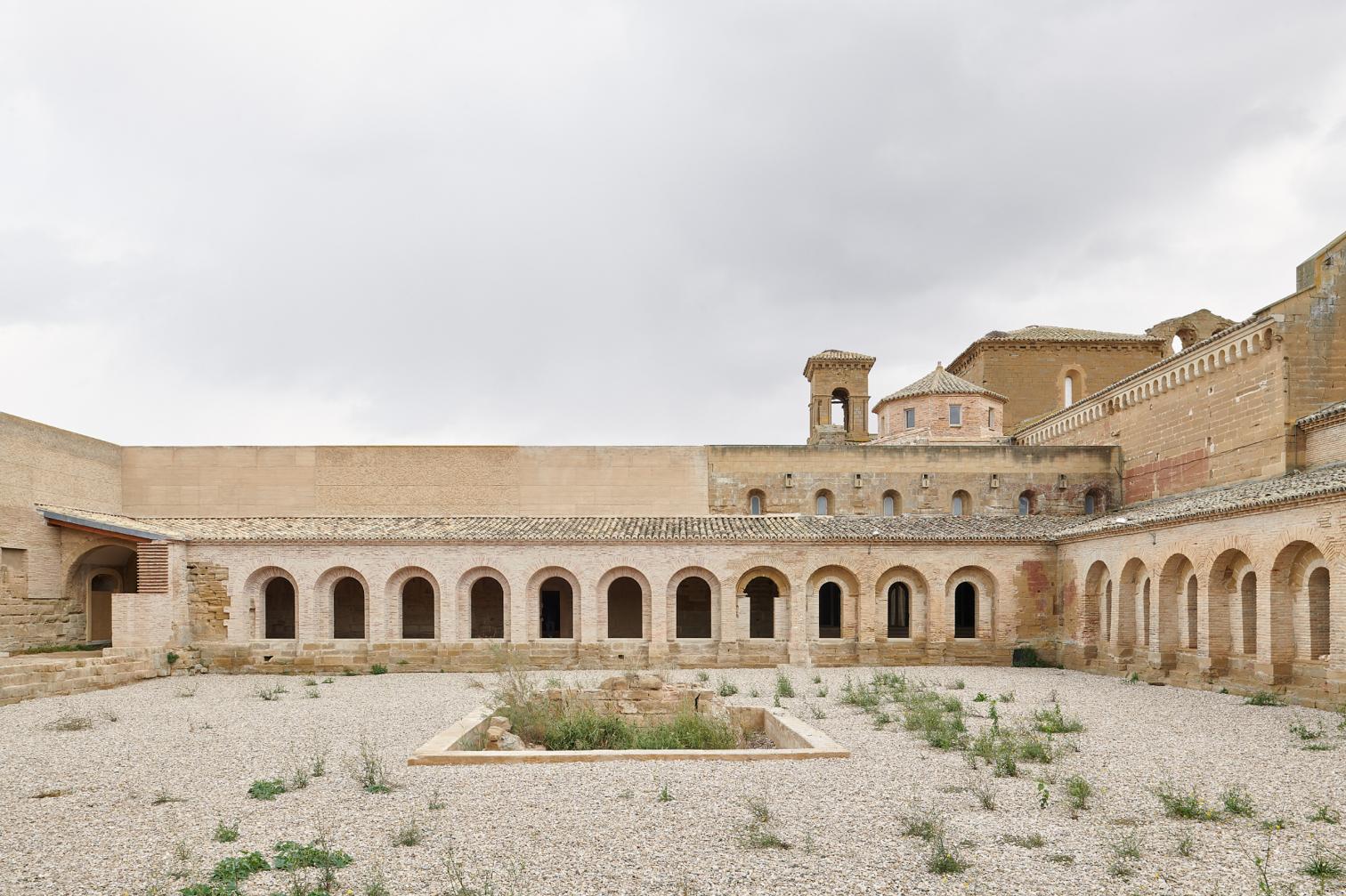 Adecuación de la nave de dormitorios del Monasterio de Sijena