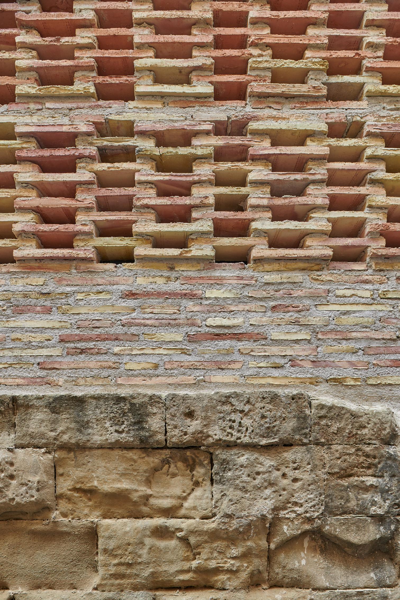 Adecuación de la nave de dormitorios del Monasterio de Sijena
