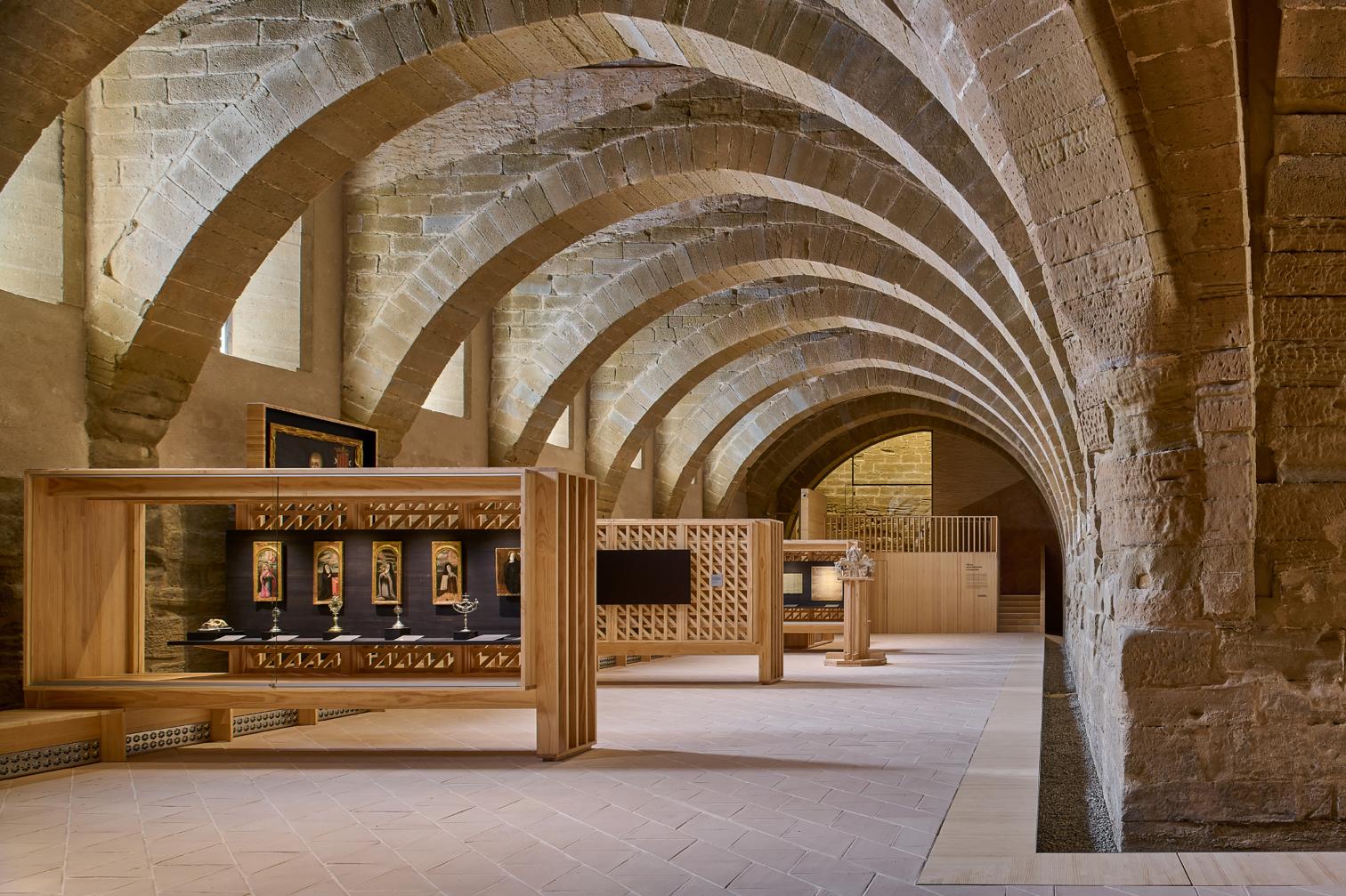 Adecuación de la nave de dormitorios del Monasterio de Sijena