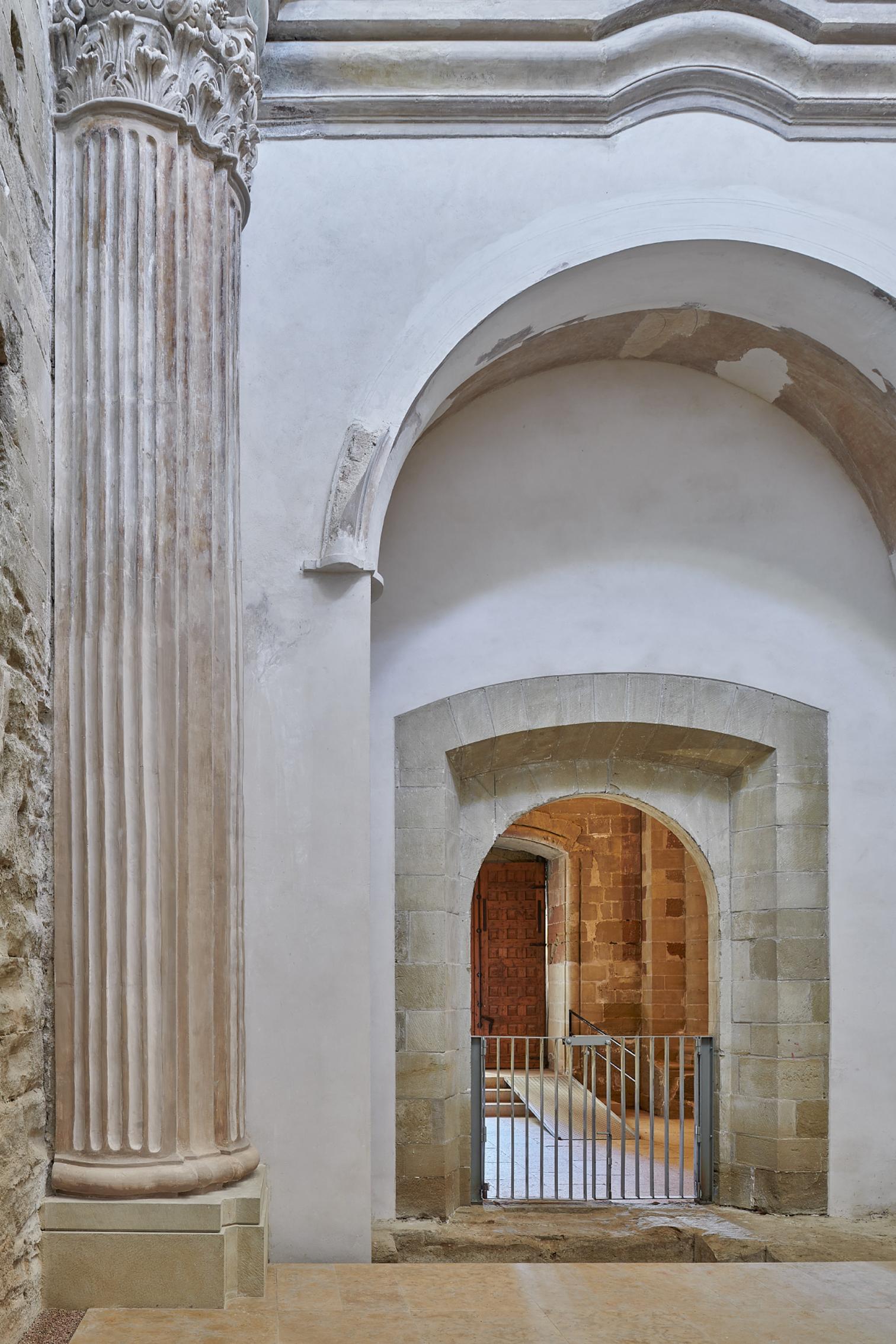 Adecuación de la nave de dormitorios del Monasterio de Sijena