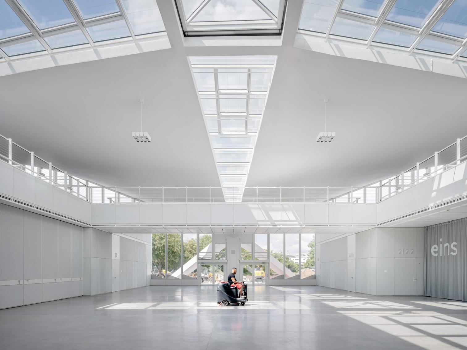 Refurbishment of Hyparschale in Magdeburg