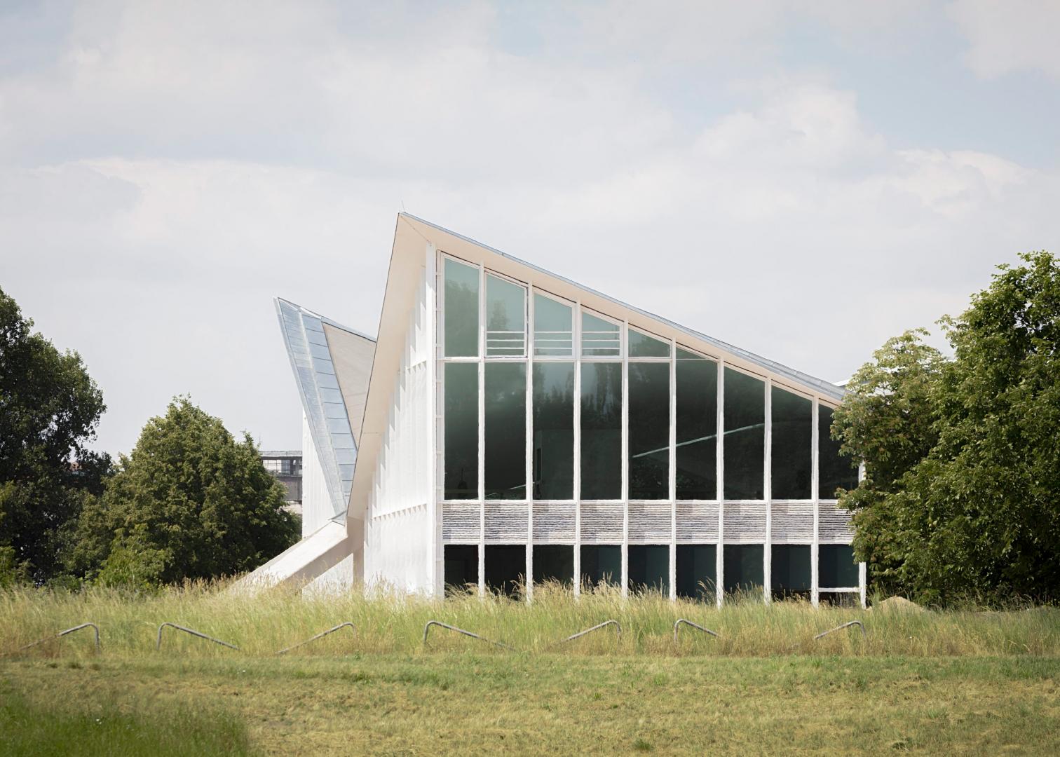 Refurbishment of Hyparschale in Magdeburg