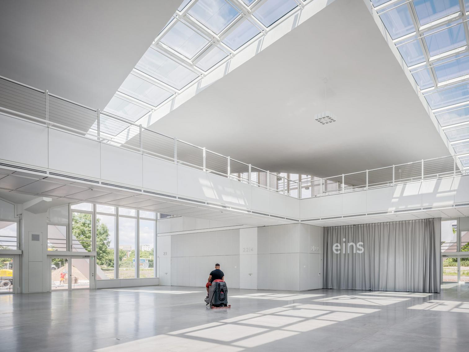 Refurbishment of Hyparschale in Magdeburg