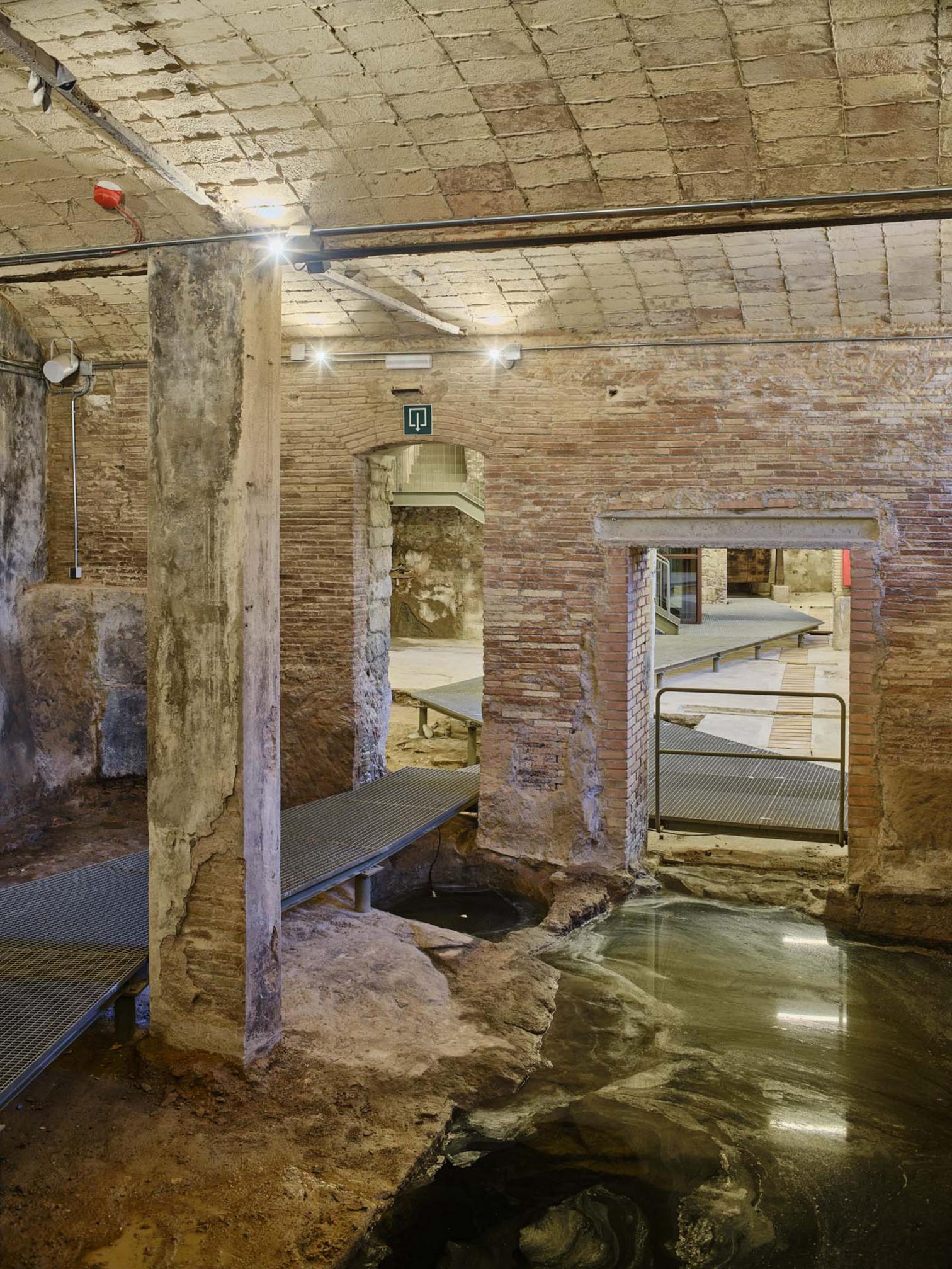 Refurbishment in the Adoberies district of Vic