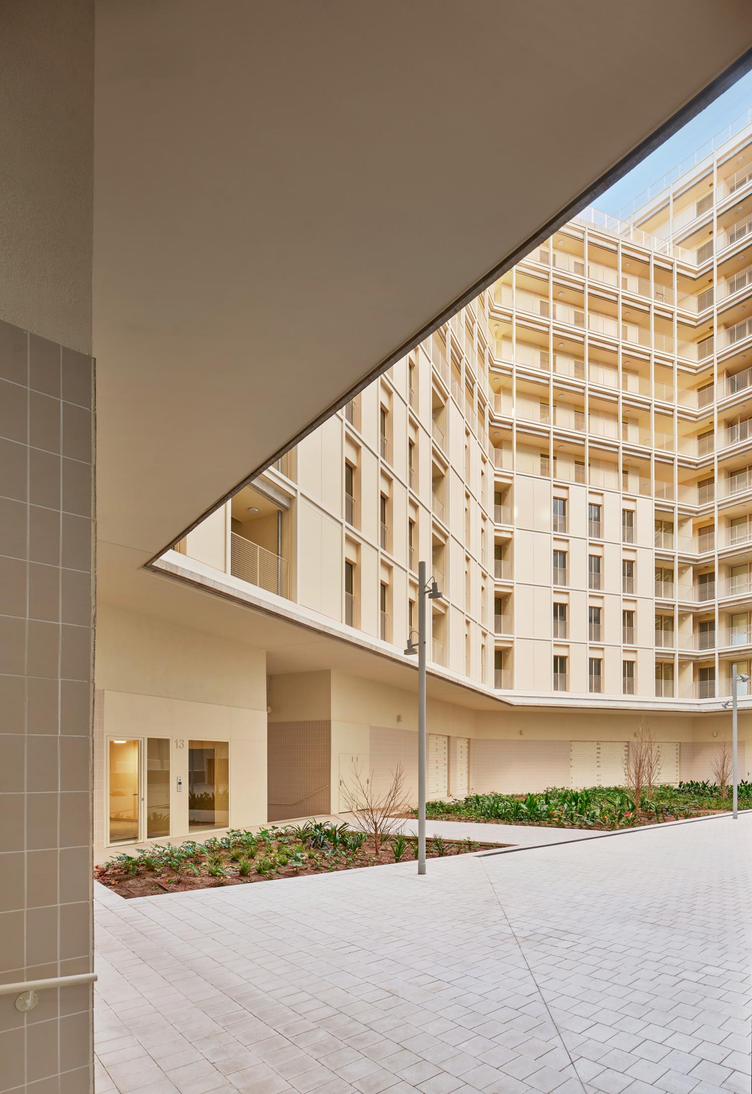 67 Viviendas sociales en la Illa Glòries, Barcelona