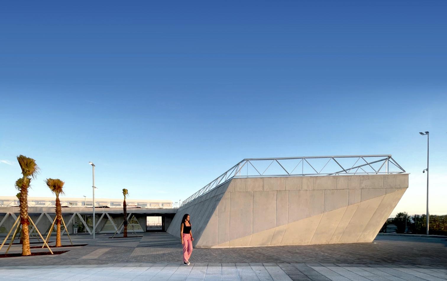 Edificio de Capitanía en el puerto deportivo de Ayamonte (Huelva)