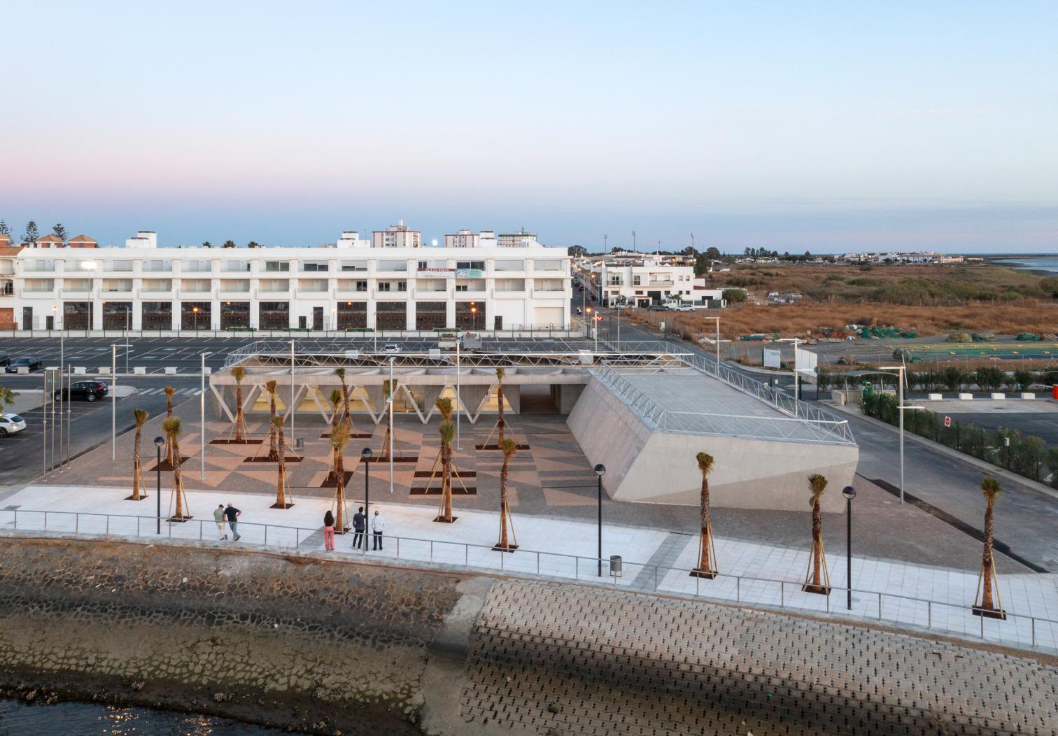 Edificio de Capitanía en el puerto deportivo de Ayamonte (Huelva)