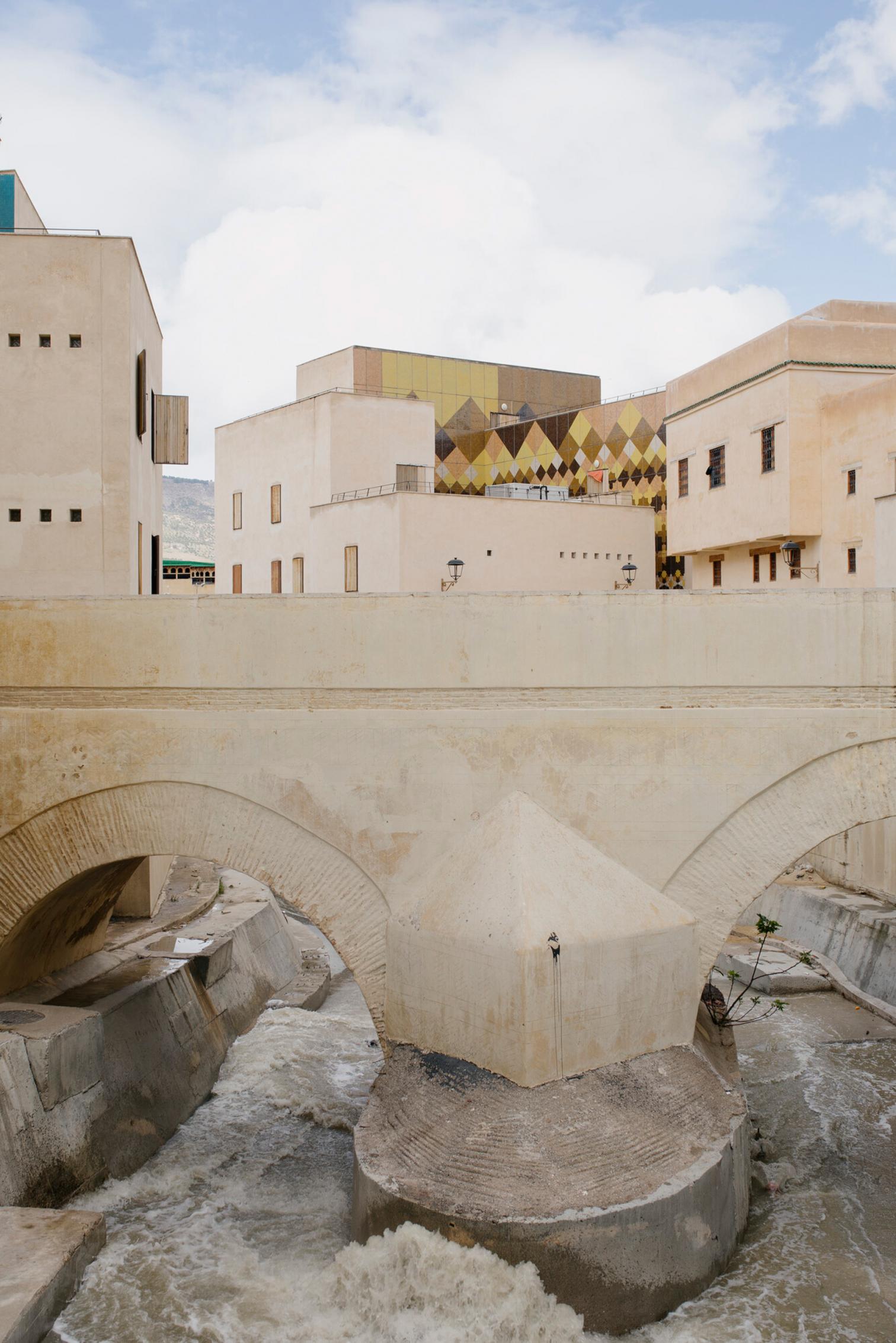 Revitalización de la plaza Lalla Yeddouna en Fez